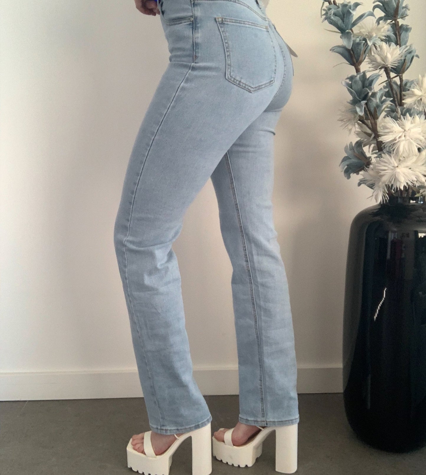 Straight-Isabel-Extralong-Jeans-10