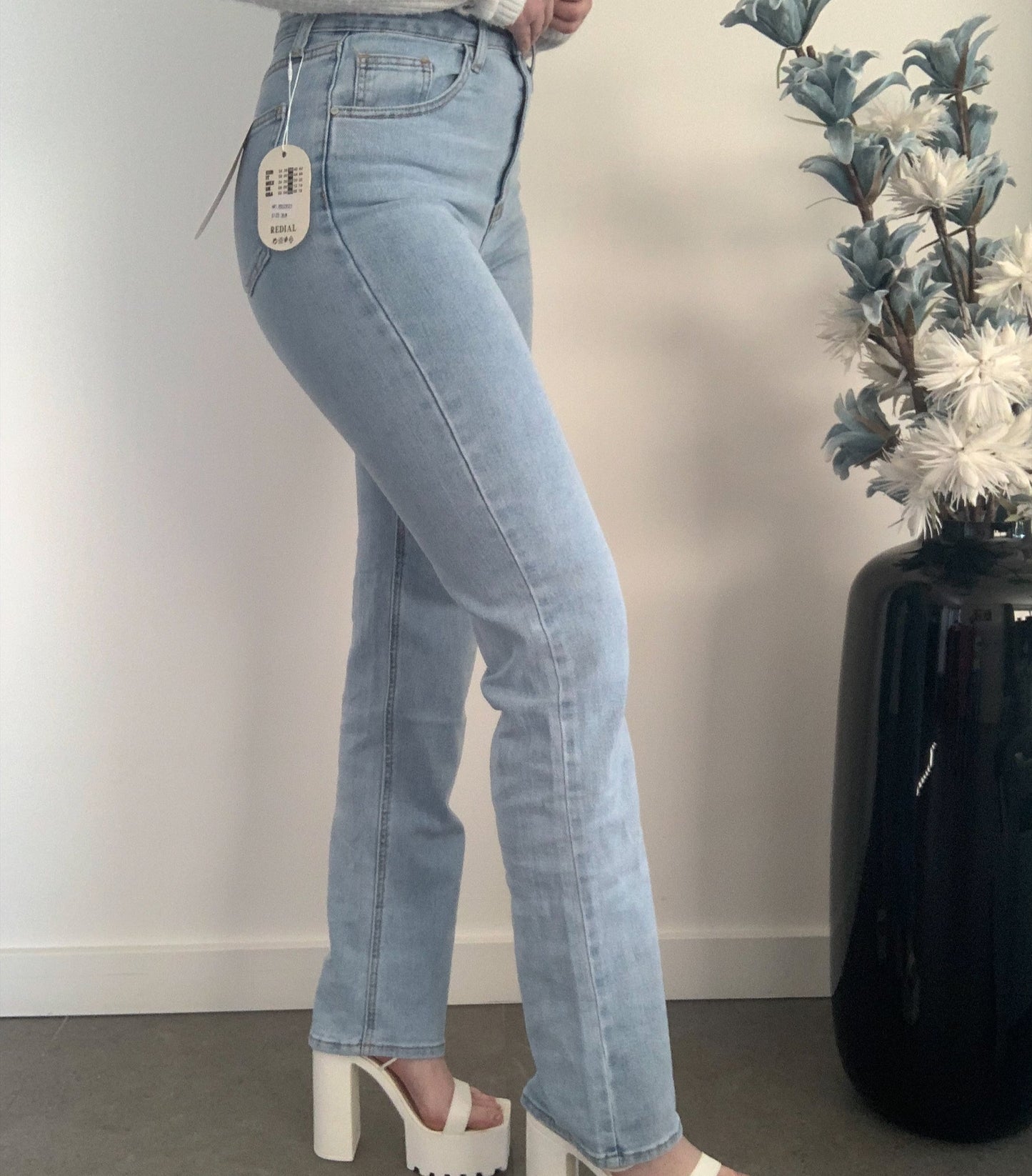 Straight-Isabel-Extralong-Jeans-8