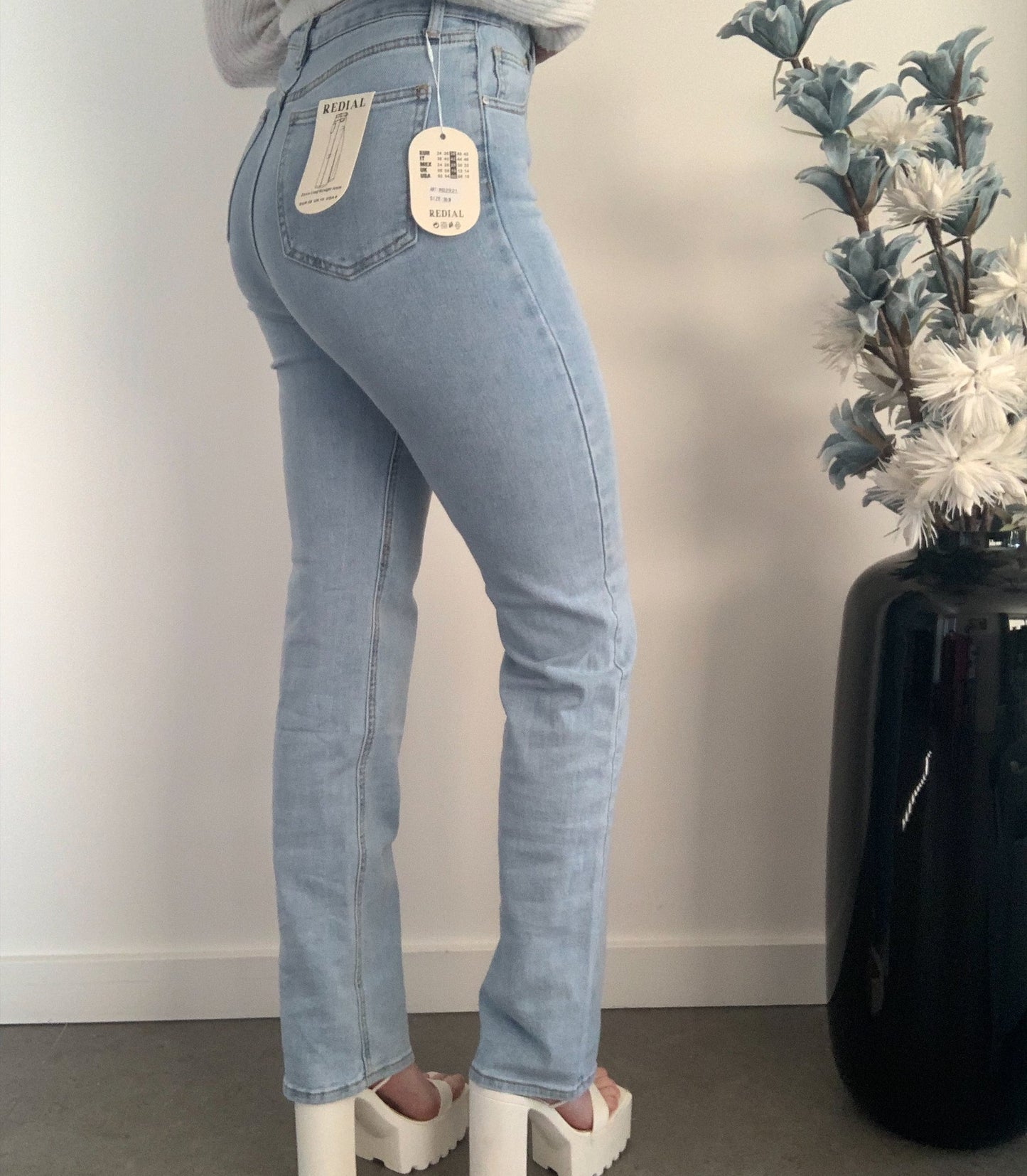 Straight-Isabel-Extralong-Jeans-9