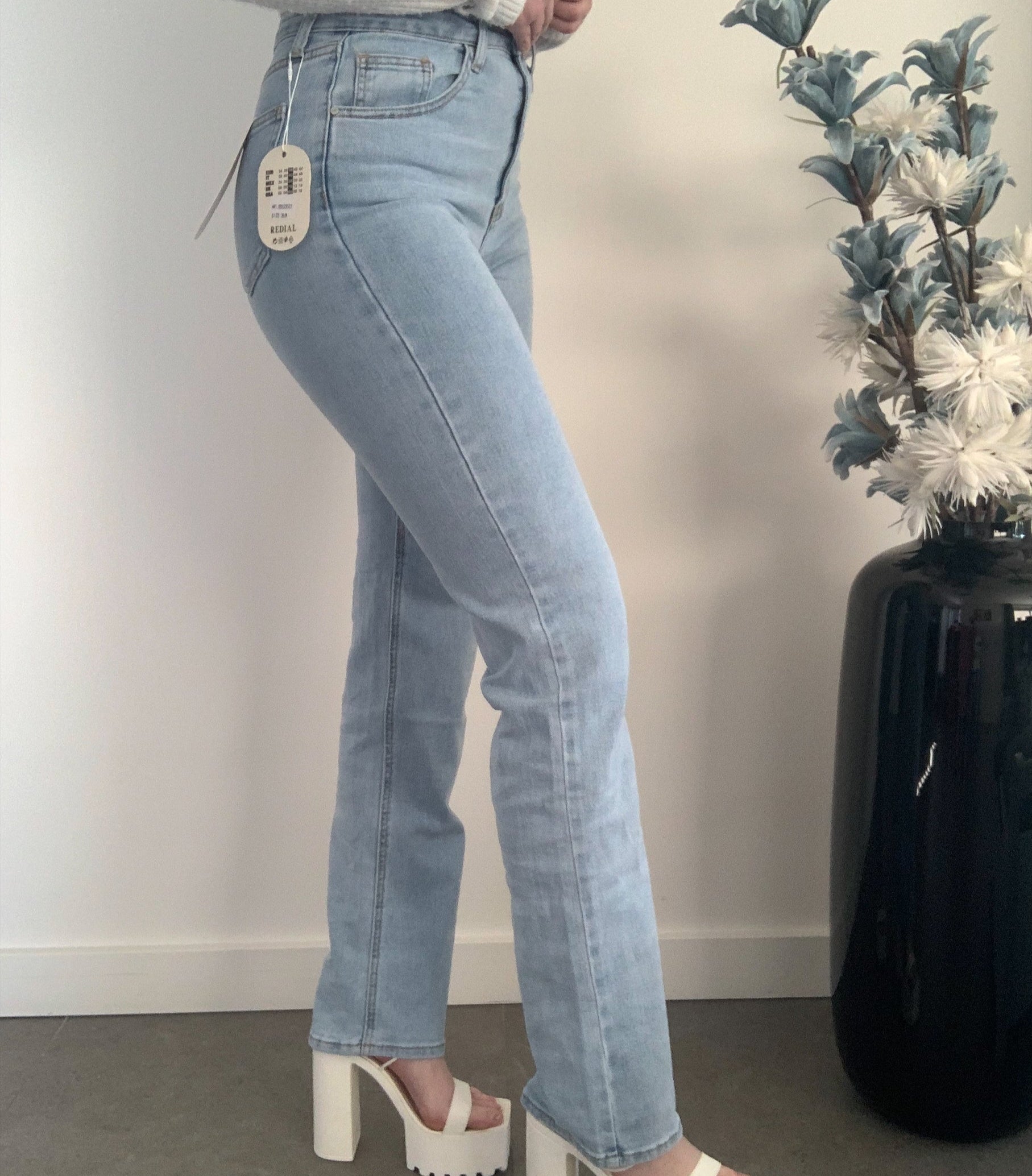 Straight-Isabel-Extralong-Jeans-8